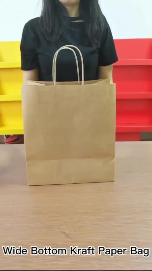 Recycelte braune Einkaufstasche, einfache Take-Away-Tasche aus Kraftpapier mit gedrehtem Griff